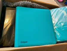 Grips+ - Premium 9 Pocket ZIP